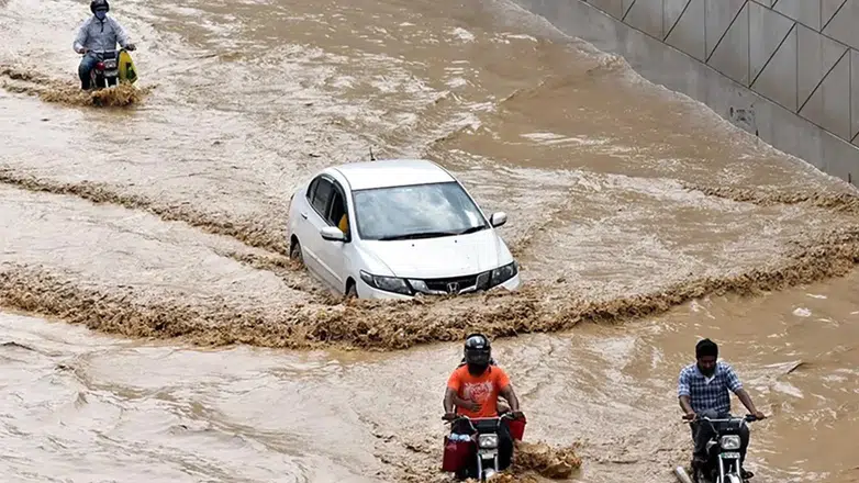 Pakistan'daki sel felaketinde ağır bilanço : Can kaybı 68 oldu