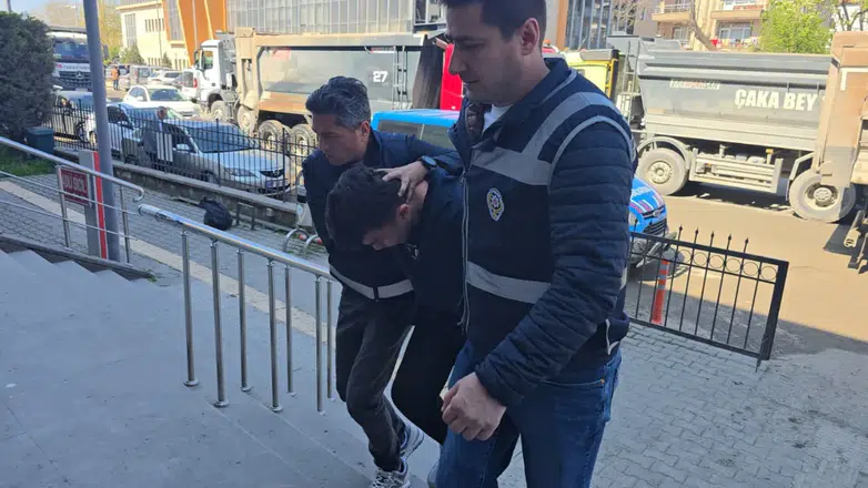 Zonguldak'ta 'okullarda eylem' paylaşımlarıyla panik yaratan şüpheli adliyeye sevk edildi