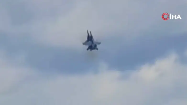ABD'de hava gösterisinde iki savaş uçağı çarpıştı