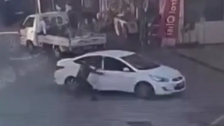 Bursa'da 'önüne bak' kavgası savaş alanına döndü : 6 tutuklama