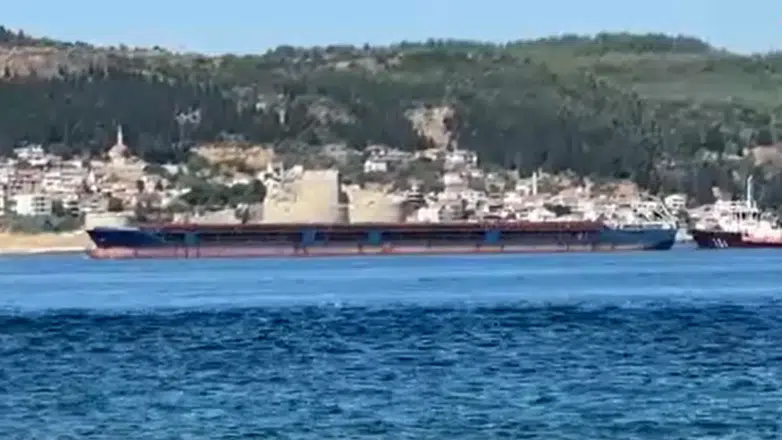Çanakkale Boğazı'nda kargo gemisi arızalandı