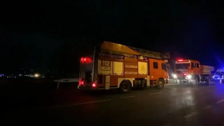 Lüleburgaz’da otluk alanda çıkan yangın ağaçlık alana sıçradı
