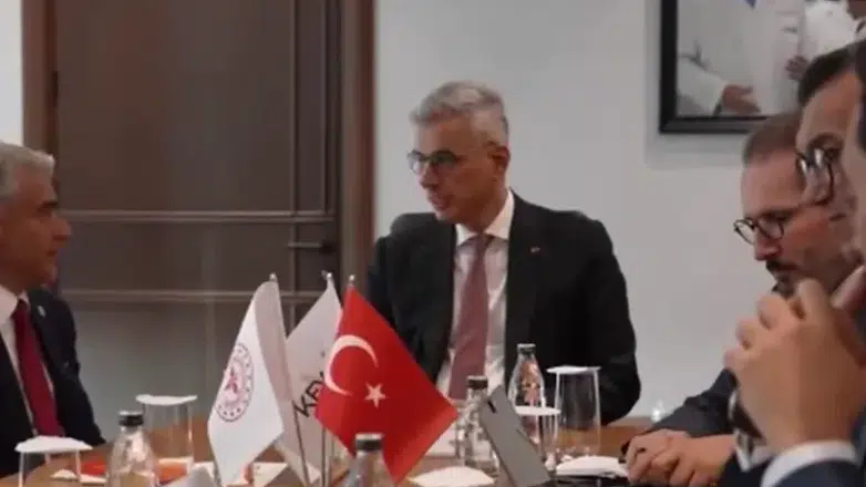 Bakan Memişoğlu, Keyvac Biyolojik Ürünler tesisini ziyaret etti