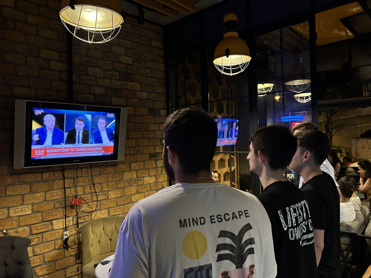 Aziz Yıldırım ve Ali Koç’un karşı karşıya geldiği yayın tüm Türkiye’yi ekrana kilitledi 2