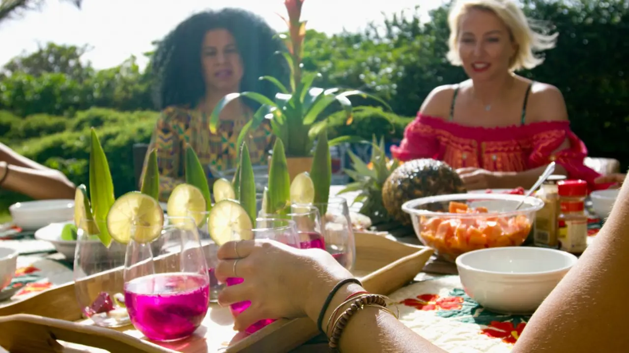 Erkeklerin giremediği SuperShe adası 8