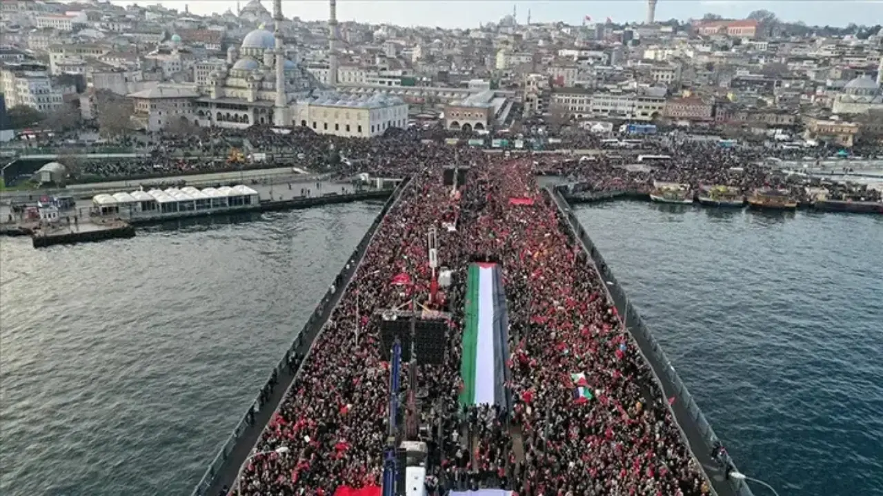Galata Köprüsü'nde büyük Gazze yürüyüşü! 18
