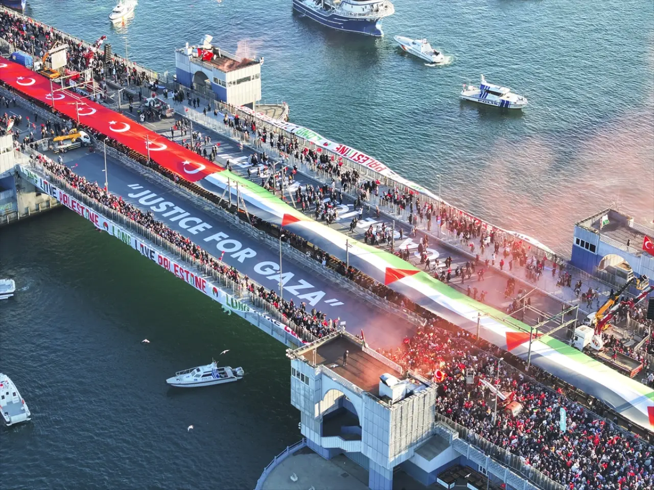 Galata Köprüsü'nde büyük Gazze yürüyüşü! 4