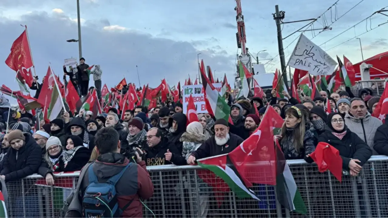 Galata Köprüsü'nde büyük Gazze yürüyüşü! 5