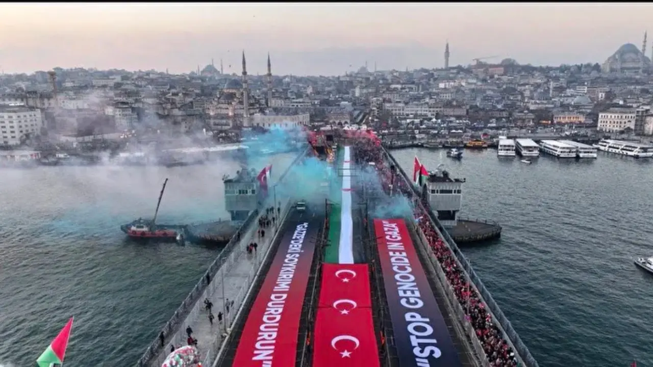 Galata Köprüsü'nde büyük Gazze yürüyüşü! 19