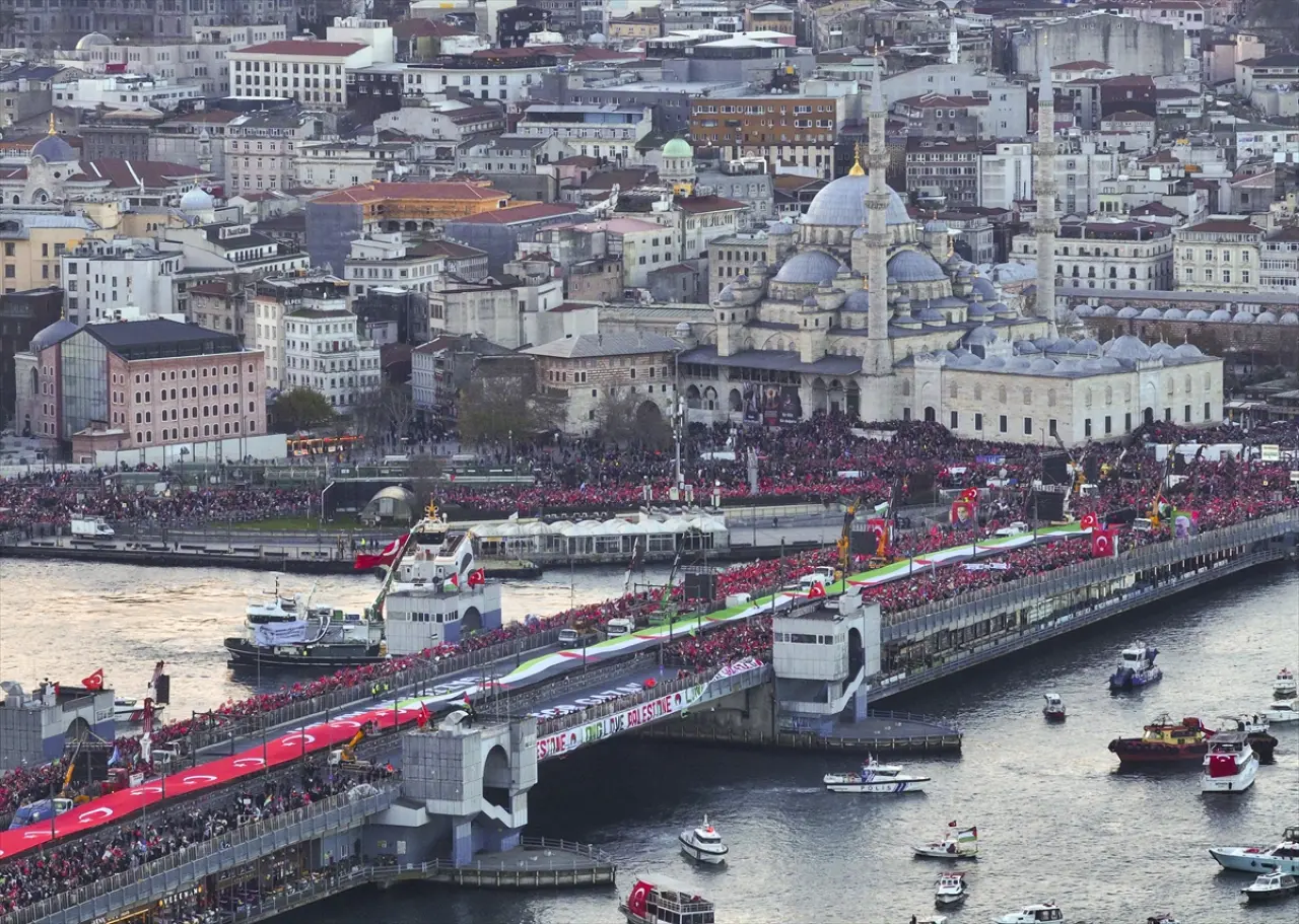 Galata Köprüsü'nde büyük Gazze yürüyüşü! 2