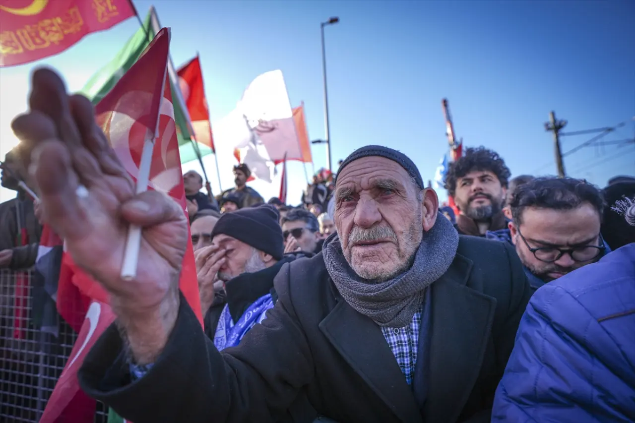 Galata Köprüsü'nde büyük Gazze yürüyüşü! 14