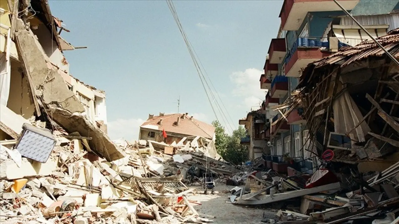 Gözler olası Marmara depreminde: 300 bin bina risk altında - 1