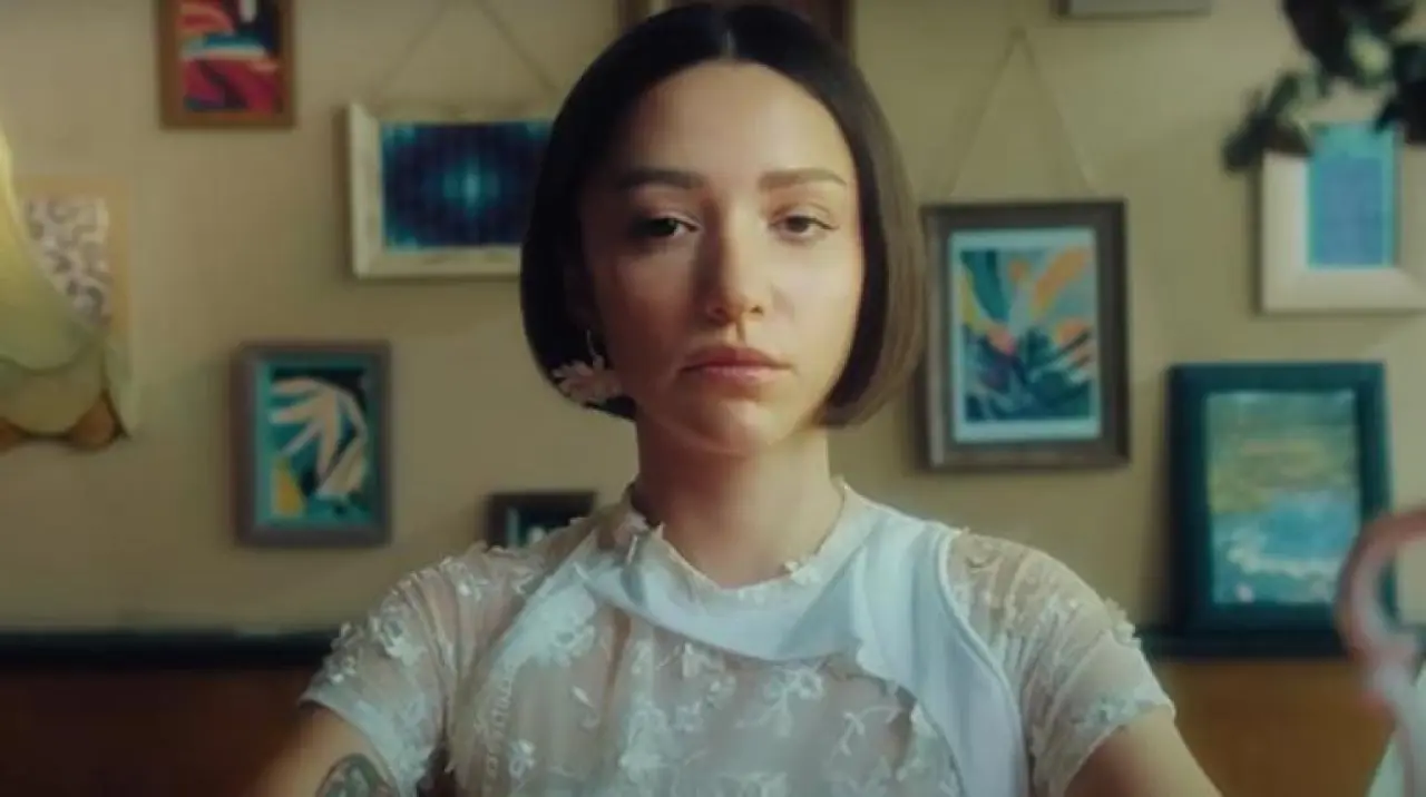 Eyvah' demeye gerek yok, Zeynep Bastık'ın eksisi de artısı da bol olsun! - Molatik Müzik