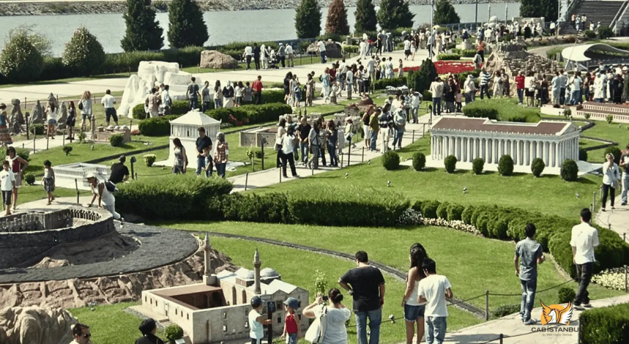 Miniatürk | Kristal Müzesi | Miniatürk Nerede ? Miniatürk Giriş Ücreti Ne Kadar | Zafer Müzesi | Cab Istanbul