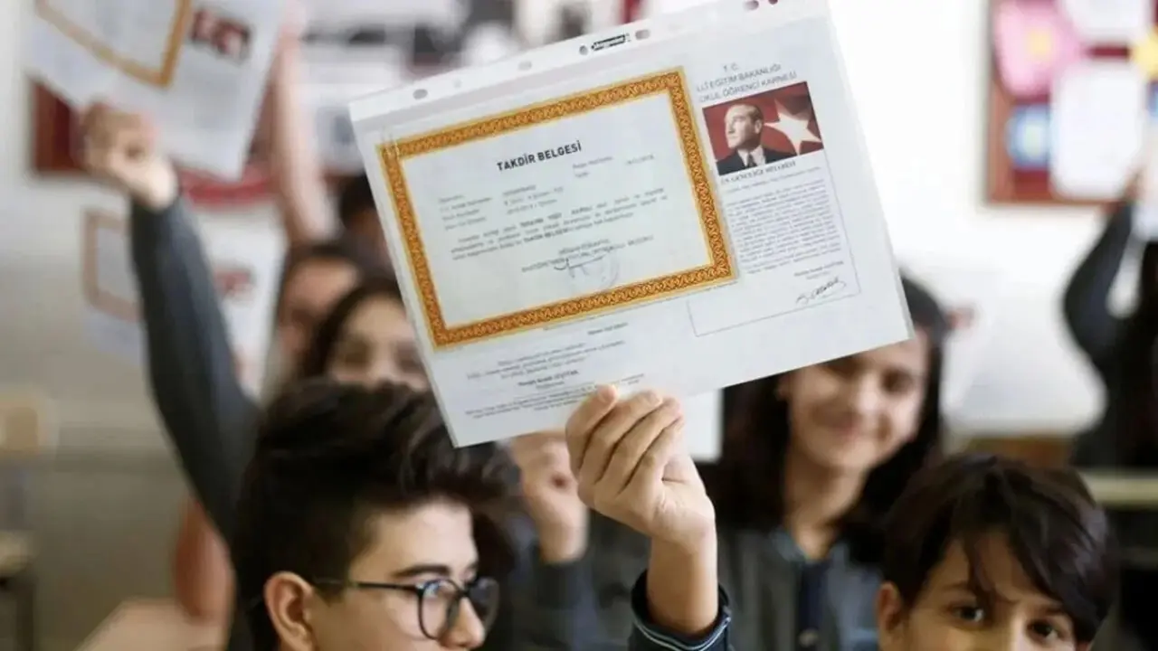 Takdir teşekkür hesaplama 2025! İlkokul, ortaokul ve lise belge nasıl alınır, kaç puanla? - 2. Resim