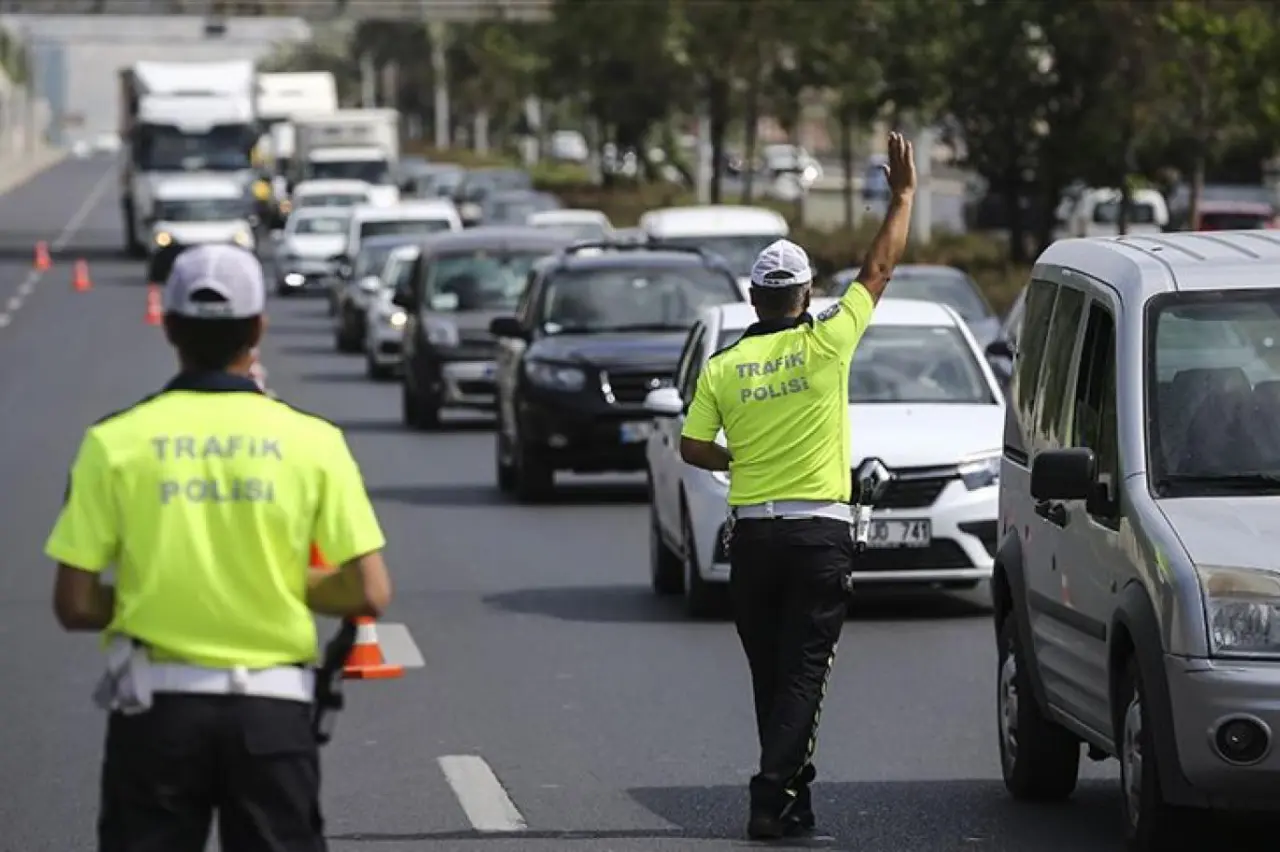 İçişleri Bakanlığı'ndan 'Yaz Mevsimi Trafik Tedbirleri' genelgesi | Independent Türkçe