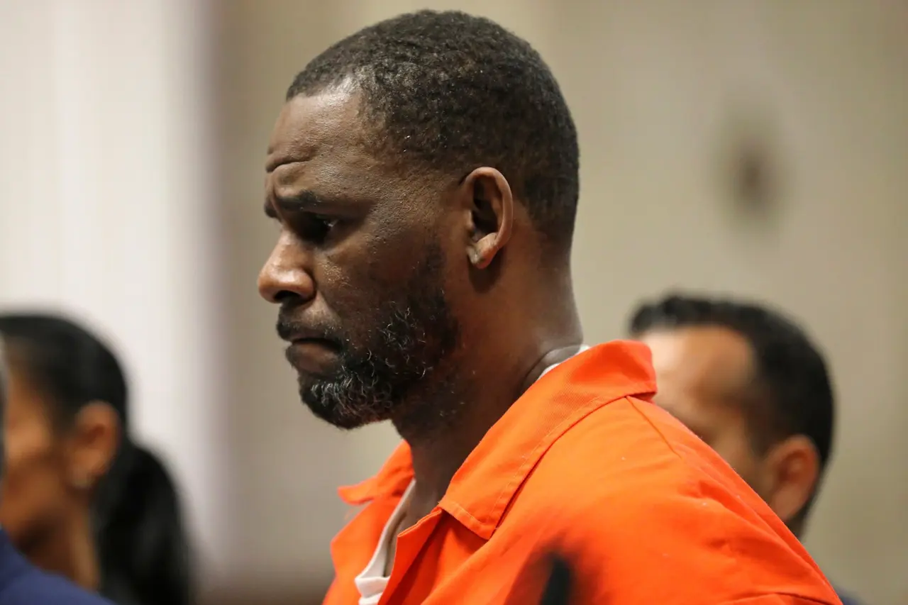 R. Kelly hospitalized after alleged overdose in prison, attorneys say - ABC News