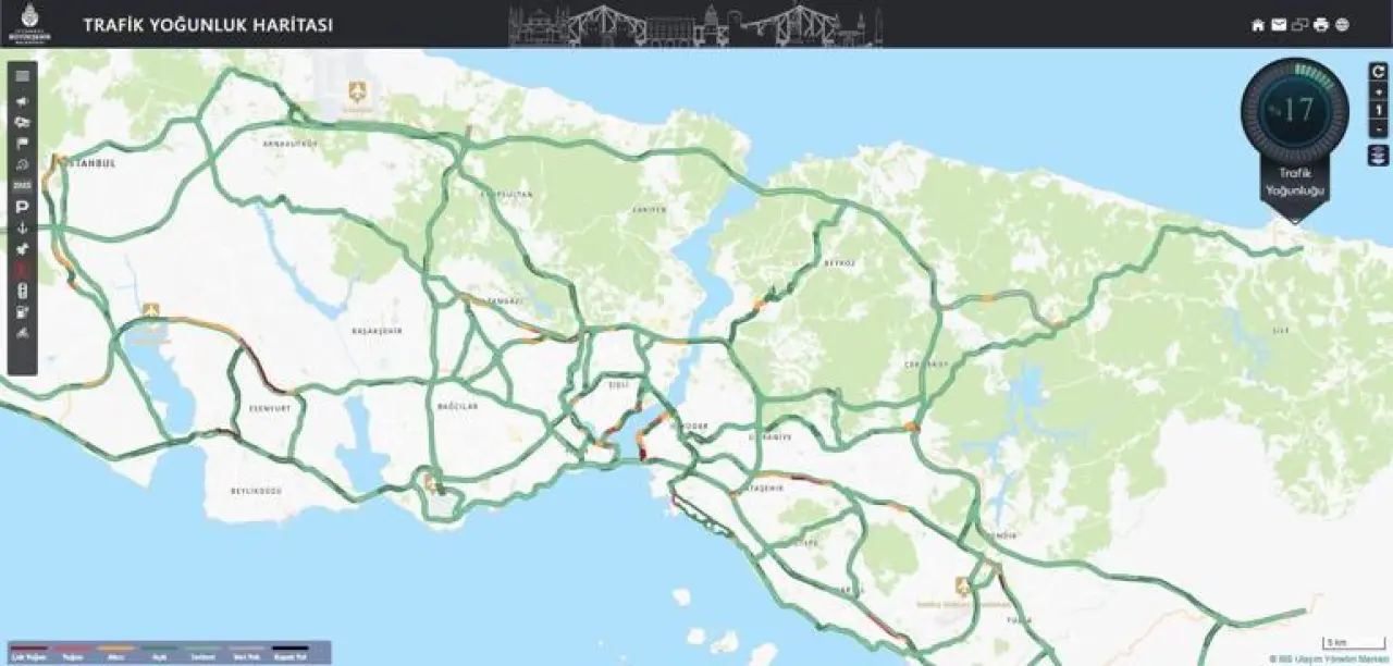 İstanbulda bayramın 2nci günü sabahı boş kalan yollar havadan görüntülendi