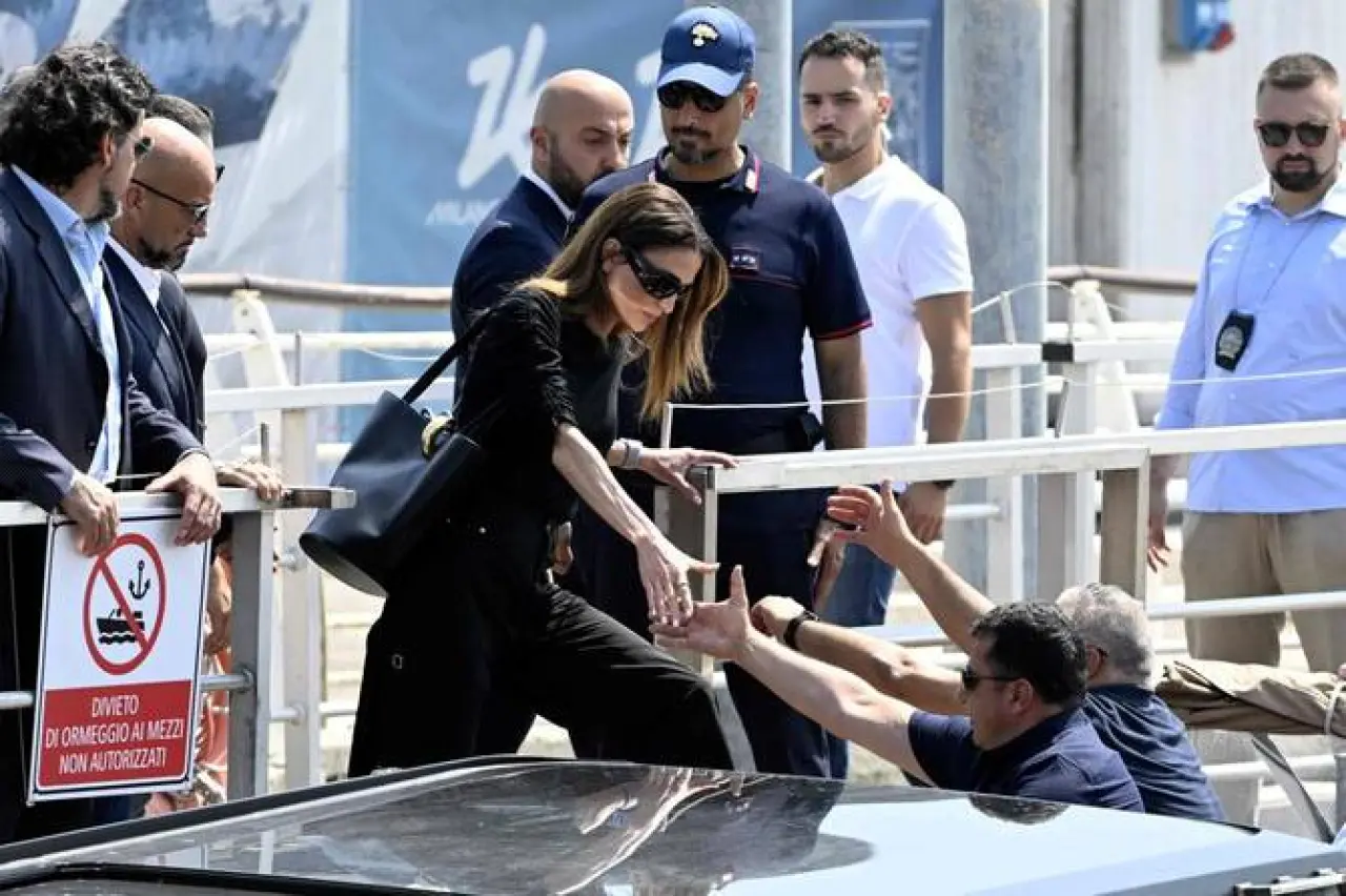 Celebrities converge on Venice for Bezos-Sanchez wedding gala | Arab News