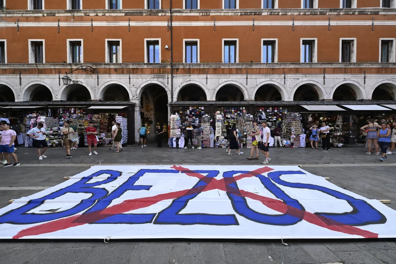 Venice locals protest Amazon founder Jeff Bezos' wedding in Italy - ABC News