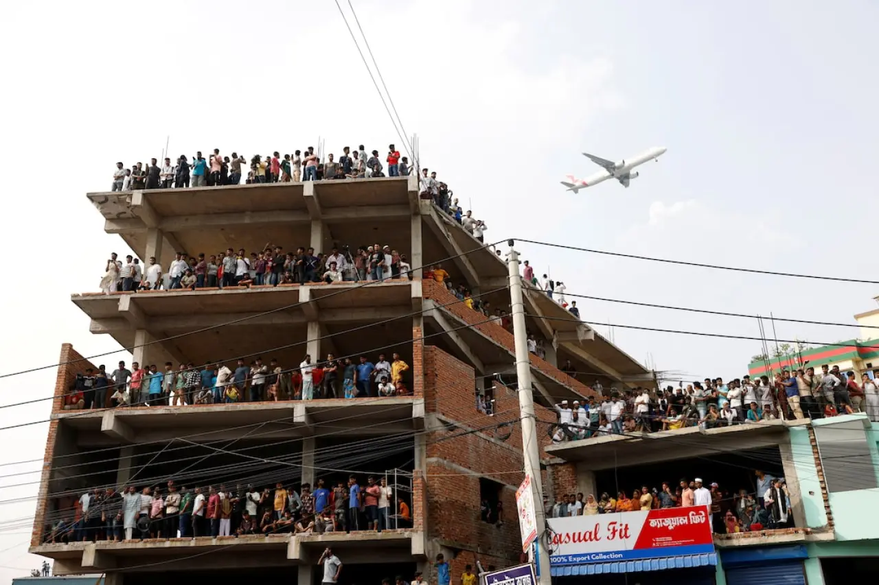At least 19 killed as Bangladesh air force plane crashes into college campus | Reuters
