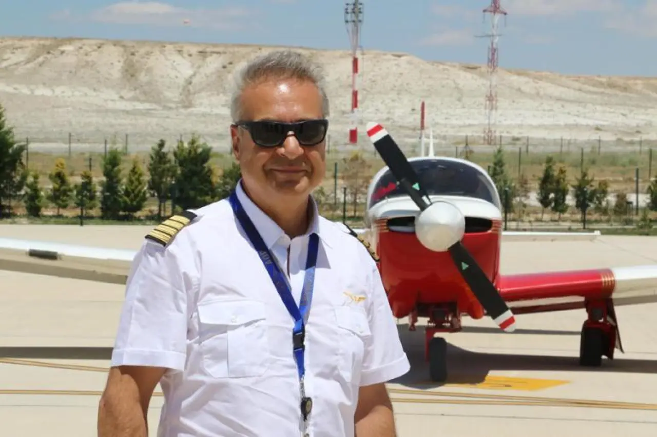 Tek motorlu uçakla dünya turuna çıkan pilot, kaza kırıma uğradı; 2 kişiye ulaşılmaya çalışılıyor