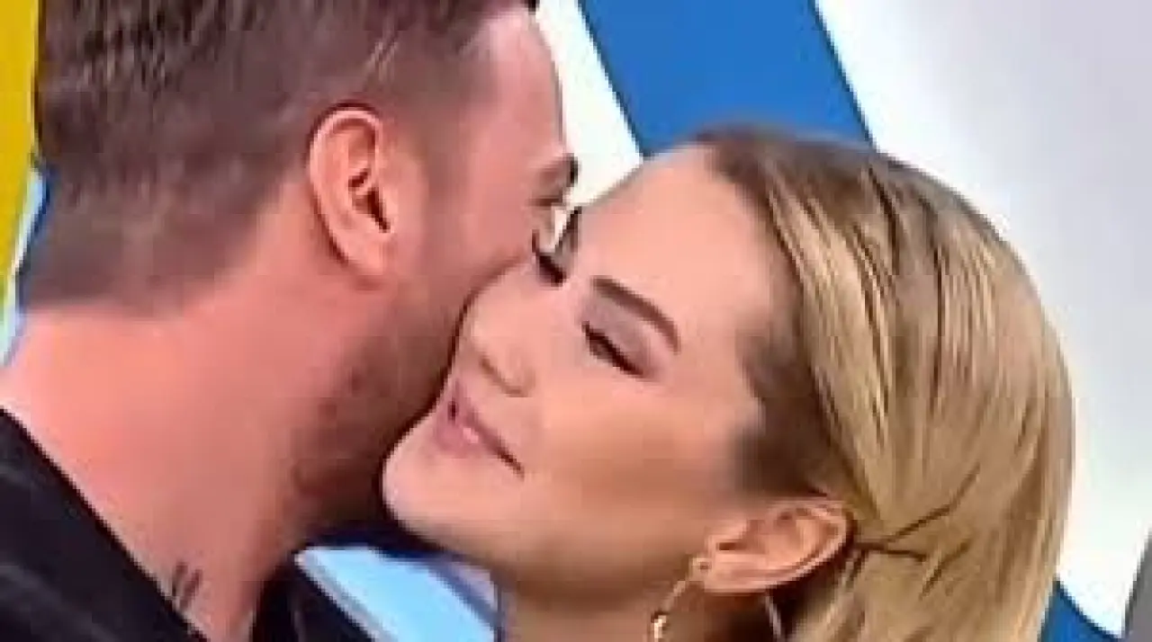 Ece Erken Sinan Akçıl'a aşkını ilan etti! Öperken paylaştı: "Enişteci dediniz..." - Magazin Haberleri